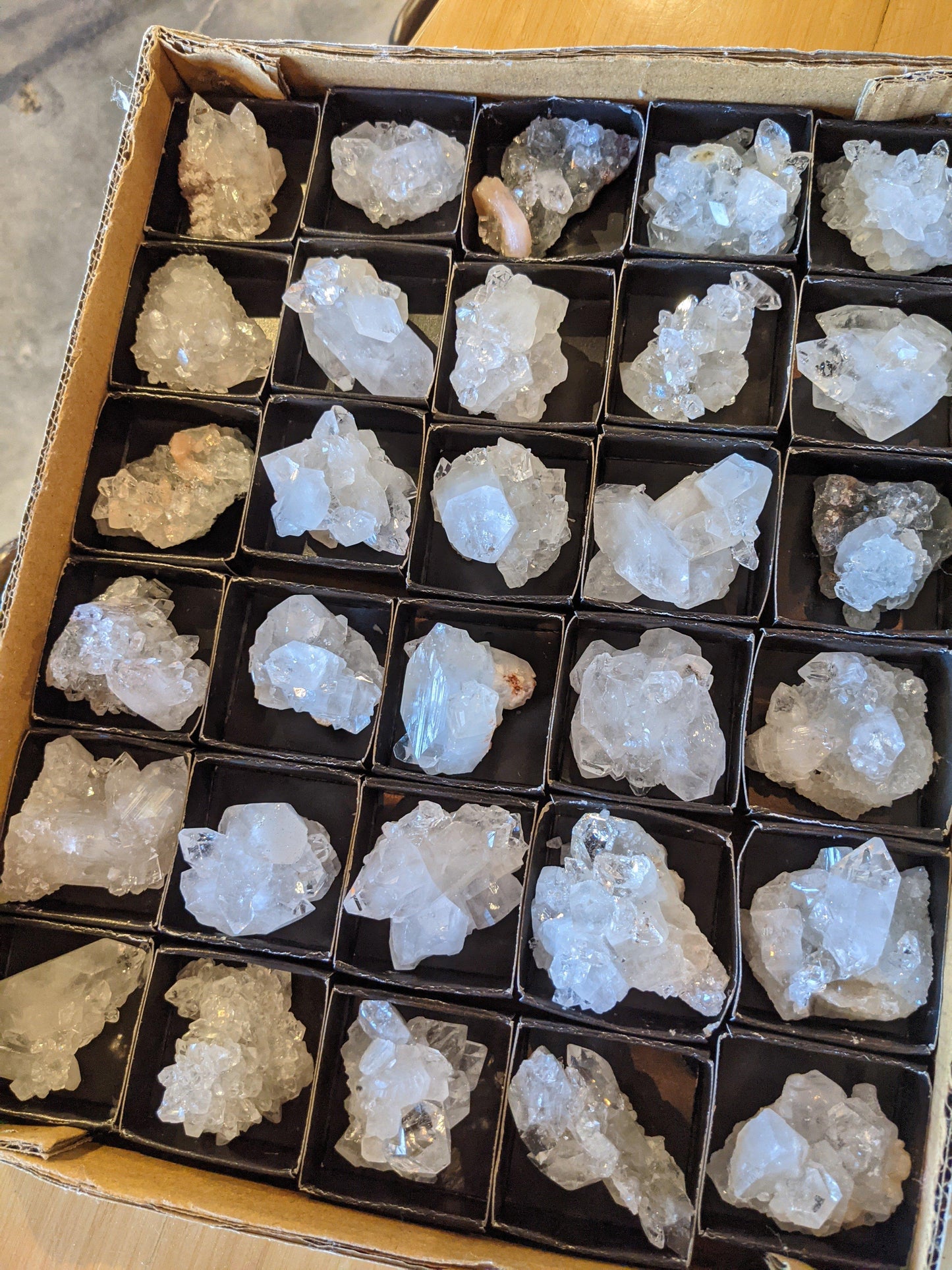 Premium quartz cluster